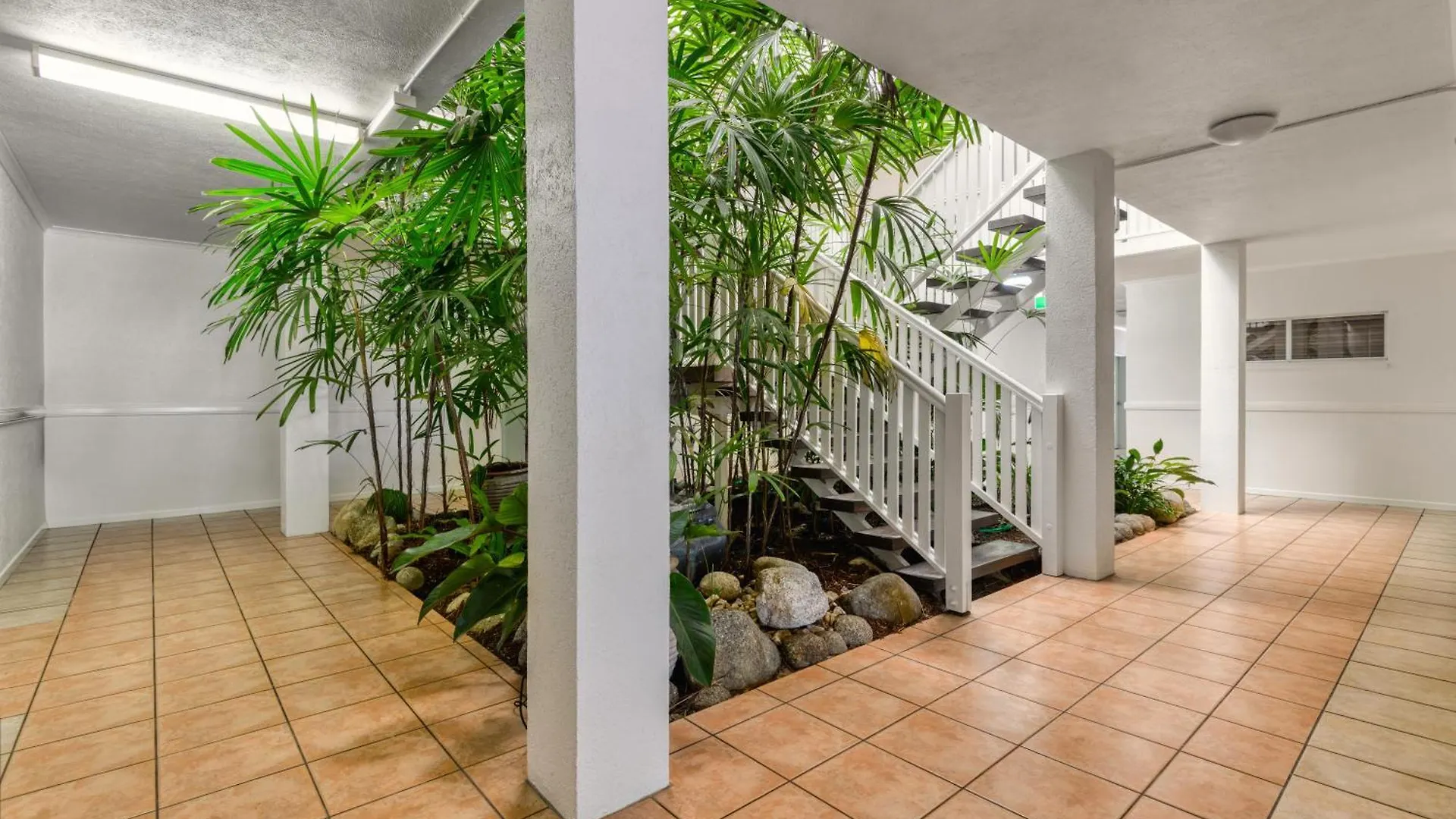 Ocean Palms Apartments Port Douglas